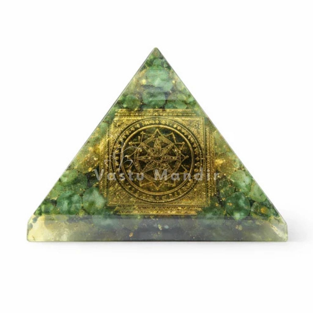 Green Mica Shree Yantra Pyramid – close-up showing the surface finish and edges