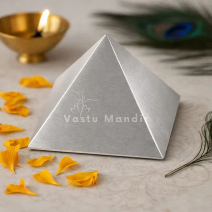 Tri-Dhatu Hollow Vastu Pyramid – main product view showing the complete pyramid