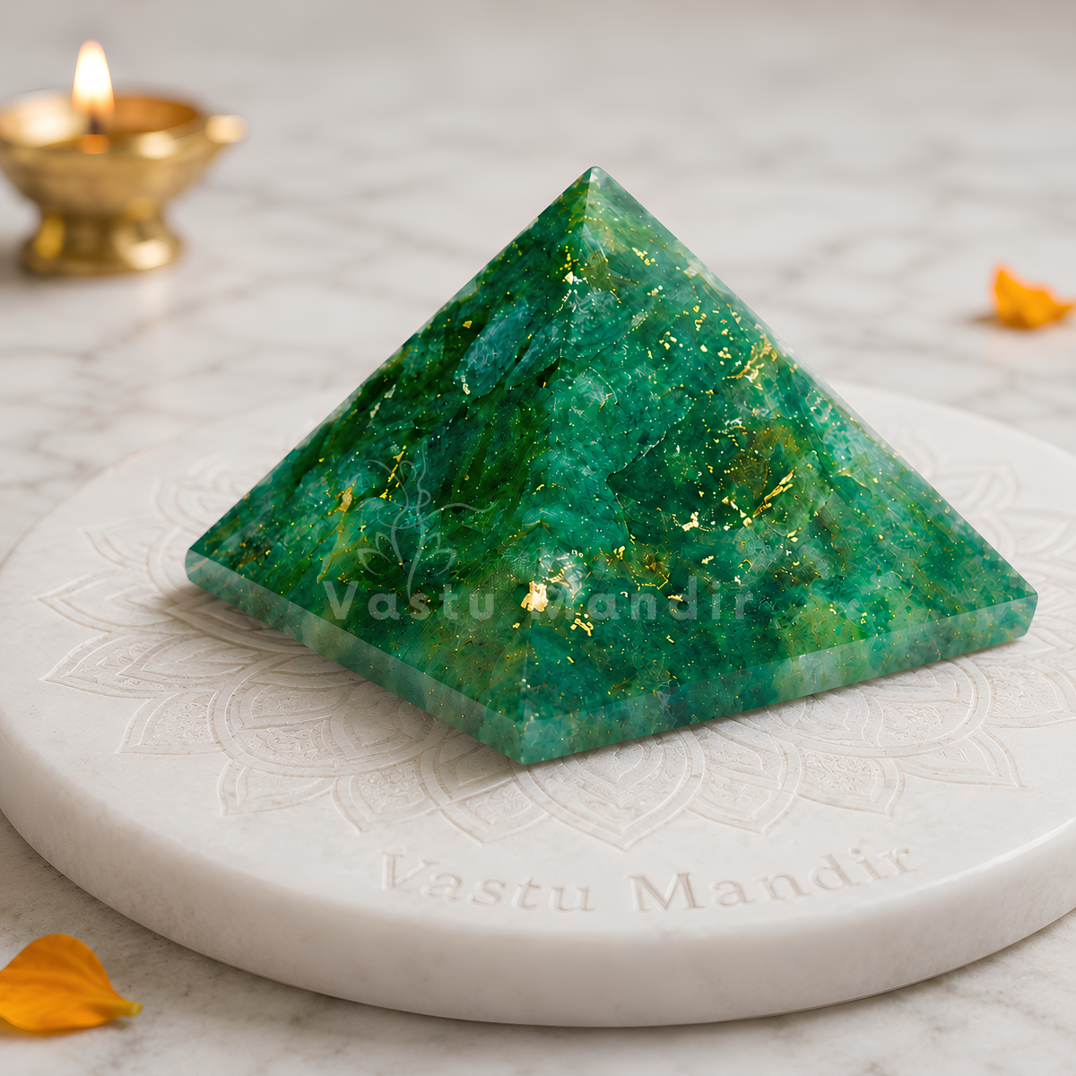 Green Aventurine Orgone Pyramid, orgonite – main product view showing the complete pyramid